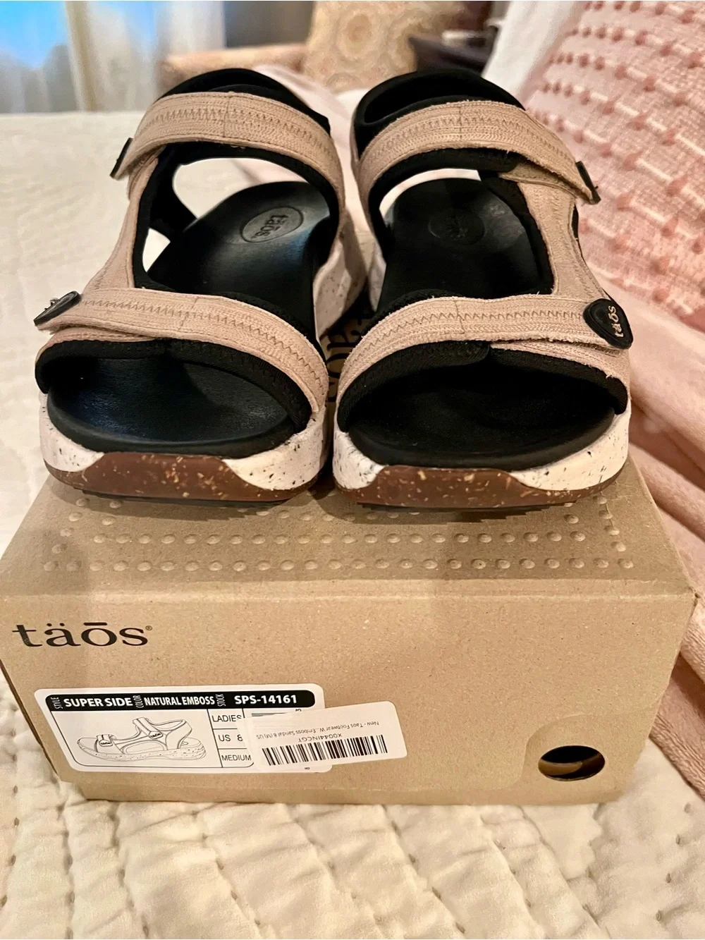 Taos Footwear Beige and Black Sport Sandals with Cushioned Sole